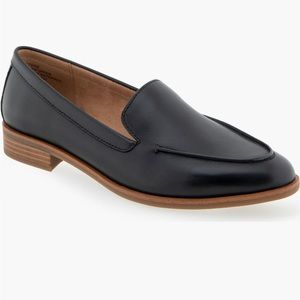 Aerosoles Black Leather East Side Loafers 6.5 Wide BRAND NEW